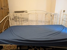 White Metal Frame Day Bed